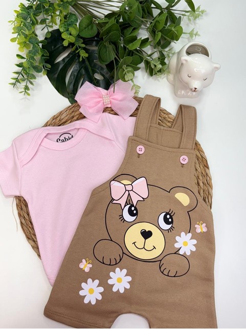 Conjunto Jardineira Bebê Menina Suedine Ursinha Mousse
