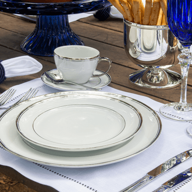 Prato Sobremesa Porcelana Versa com Filete em Prata