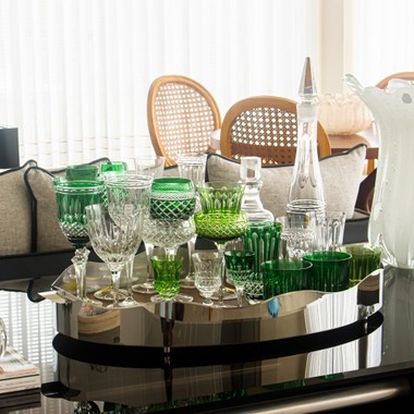 Bandeja Galeria Lisa Oval Grande Aço Inox com Fundo de Madeira St James