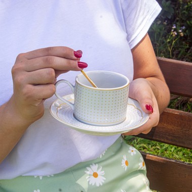 Xícara de Chá C/Pires de Porcelana Versa Royal Off White