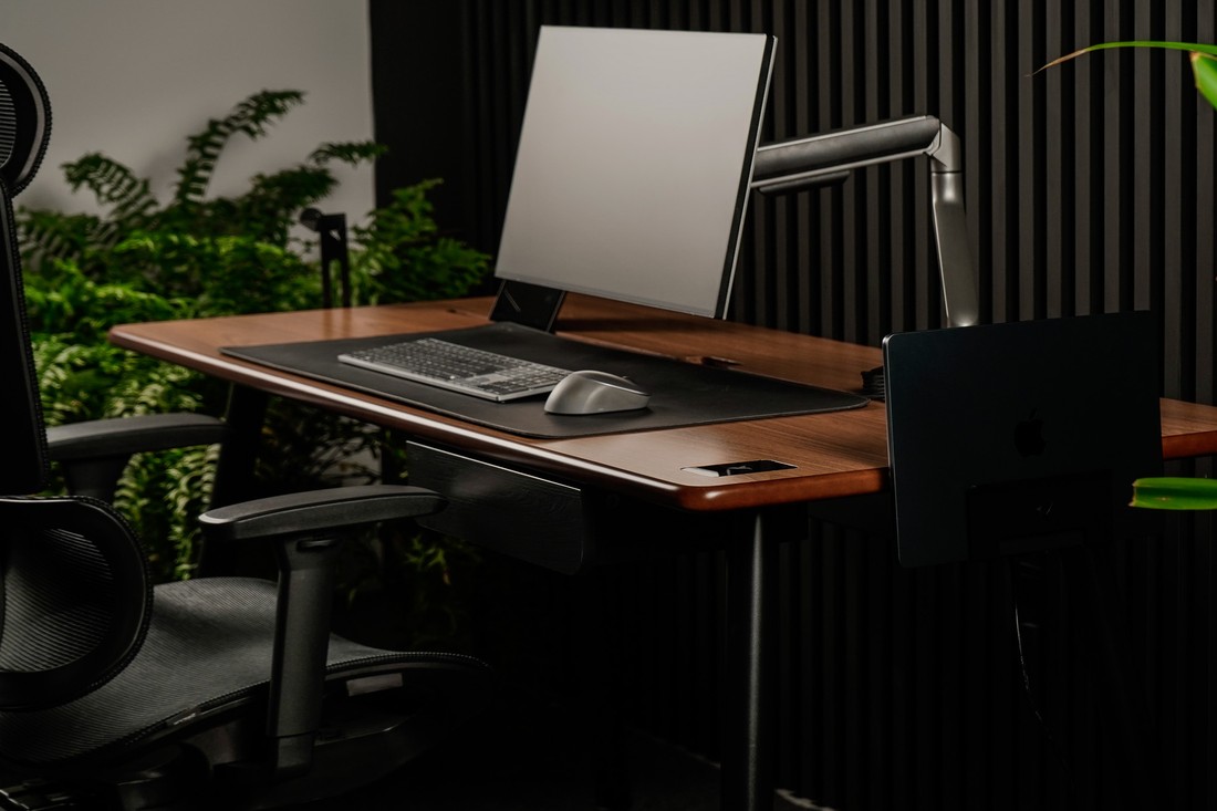 Mesa Office Escrivaninha Nobilis Pro 140x70 Freijó/Preto