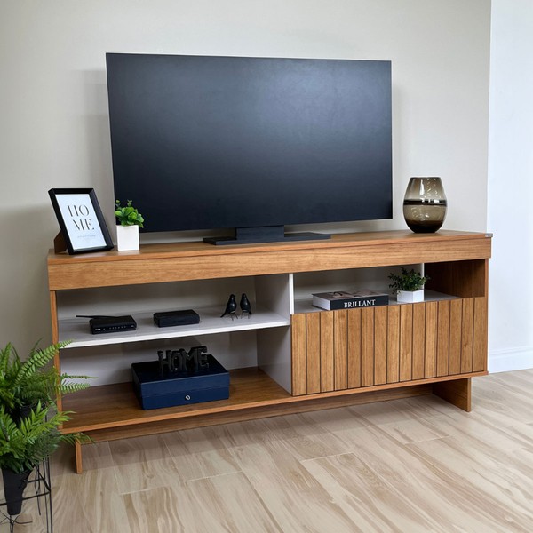 Rack para TV Até 65 Polegadas City 1 Porta Frisada Cinamomo/Off White - Artely Móveis