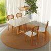 Conjunto Sala de Jantar Mesa 135cm Off White/Freijó com 4 Cadeiras Retrô Palha Sintética Tweed Claro