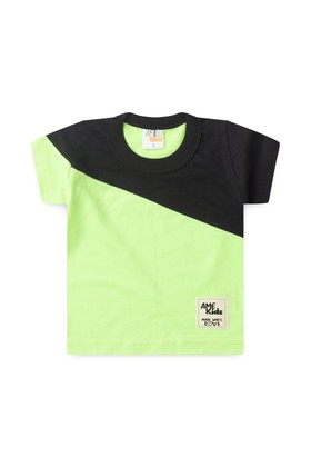 Conjunto de Blusa e Shorts Meia Malha Menino - Verde e Preto -  Ame Kids